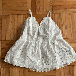 White adjustable strap eyelet flowy shirt size med